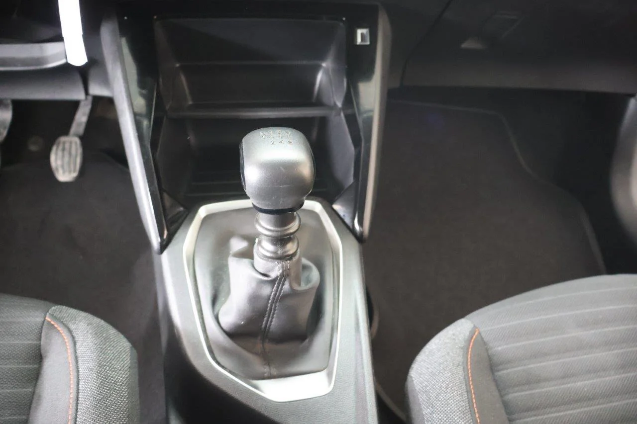 Peugeot 208 - View model 31