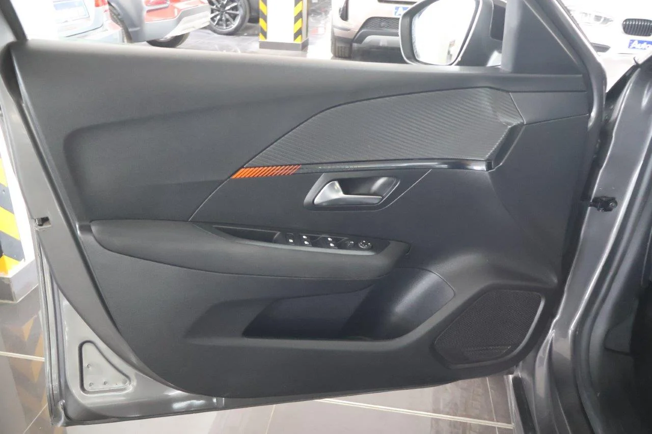 Peugeot 208 - View model 32
