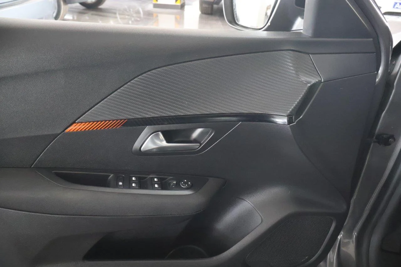 Peugeot 208 - View model 33