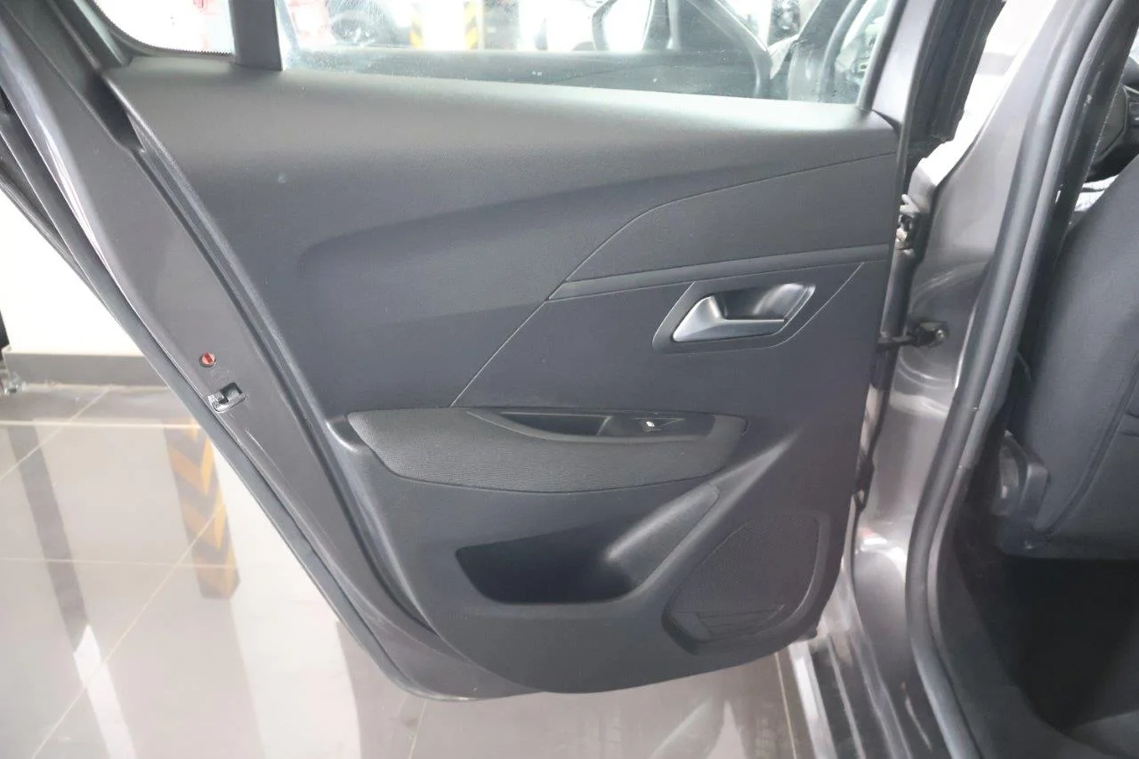 Peugeot 208 - View model 34