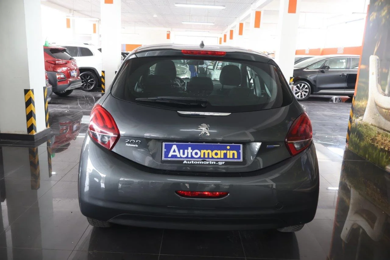Peugeot 208 - View model 5