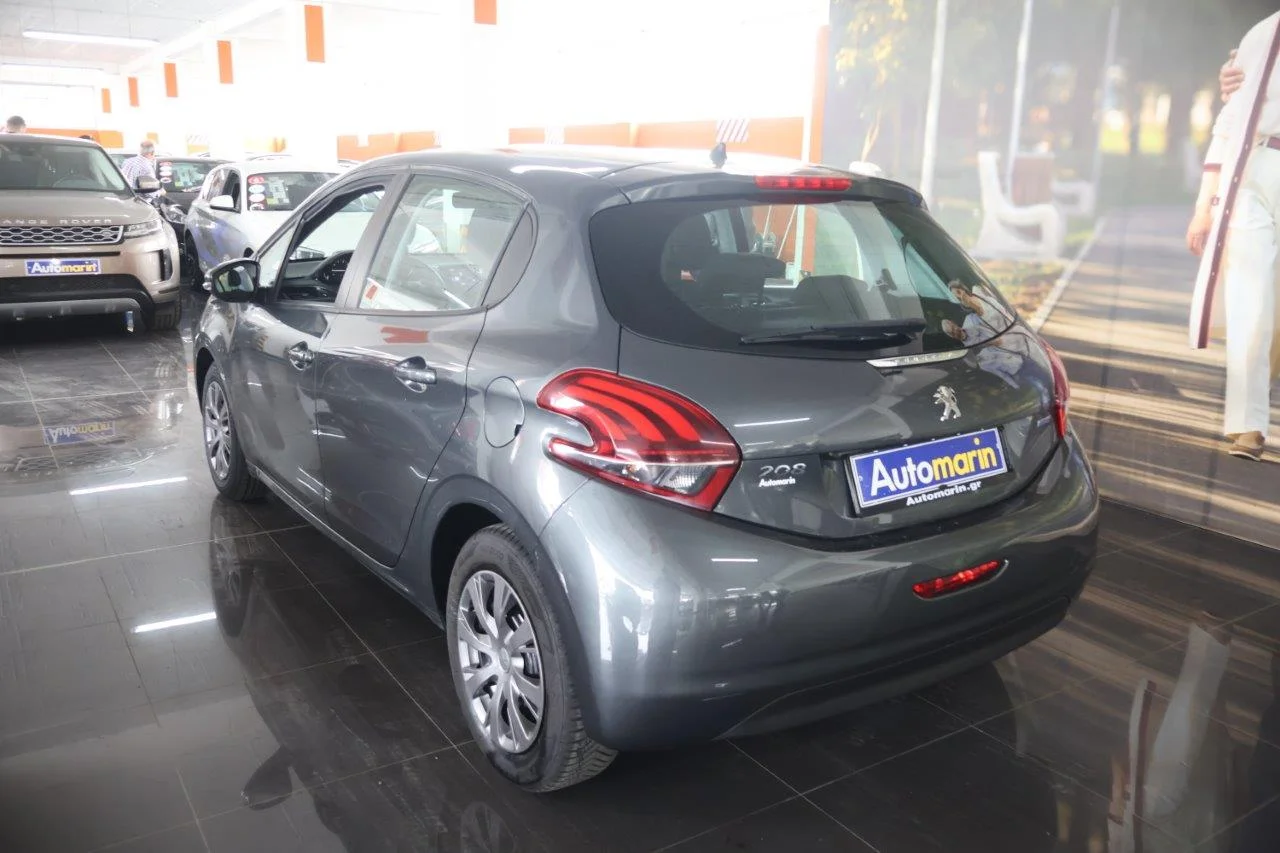 Peugeot 208 - View model 6
