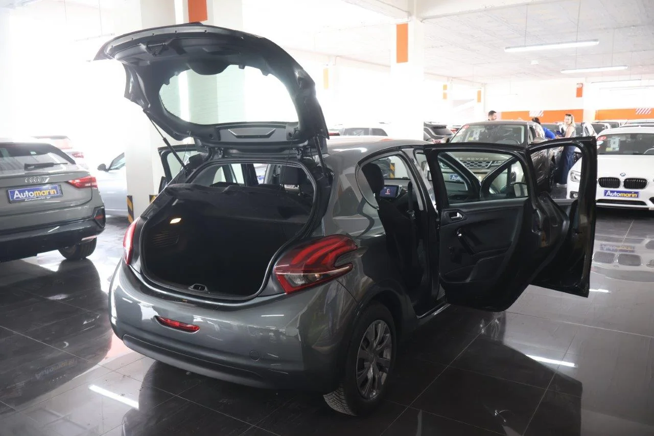 Peugeot 208 - View model 7