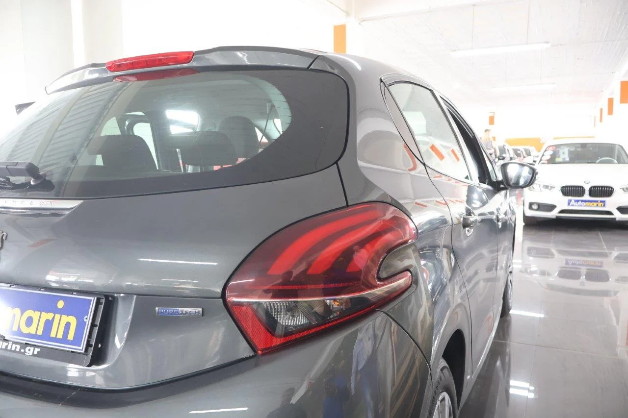 Peugeot 208 - View model 11