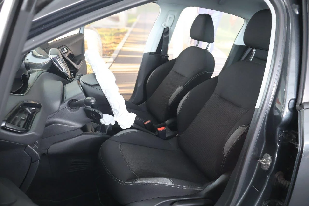 Peugeot 208 - View model 24