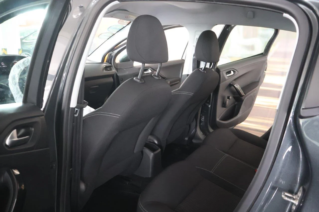 Peugeot 208 - View model 26