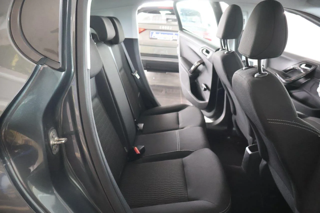 Peugeot 208 - View model 29