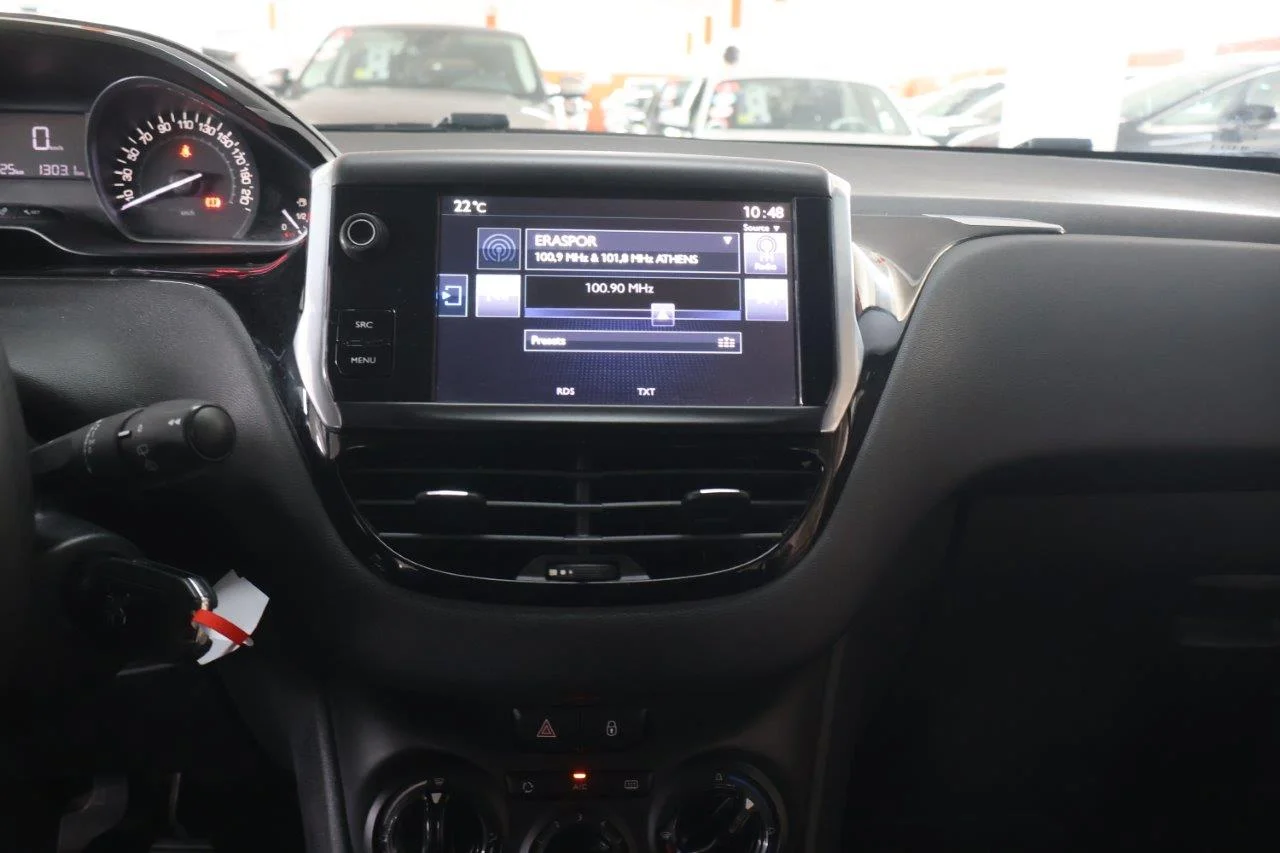 Peugeot 208 - View model 30