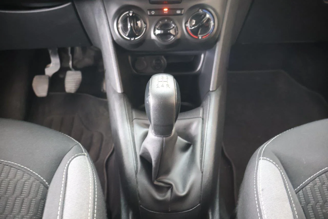 Peugeot 208 - View model 32
