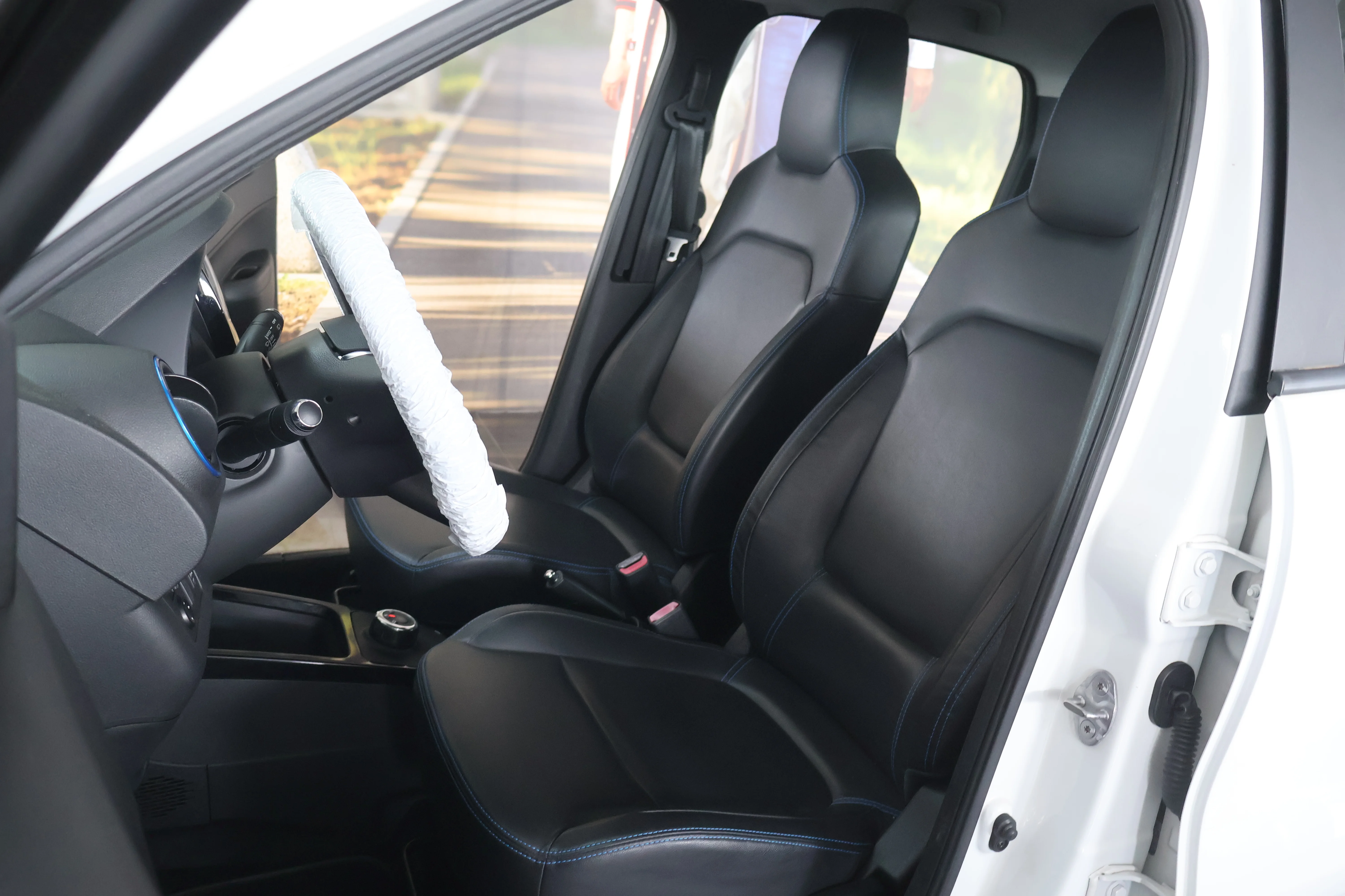 Dacia Spring - View model 24