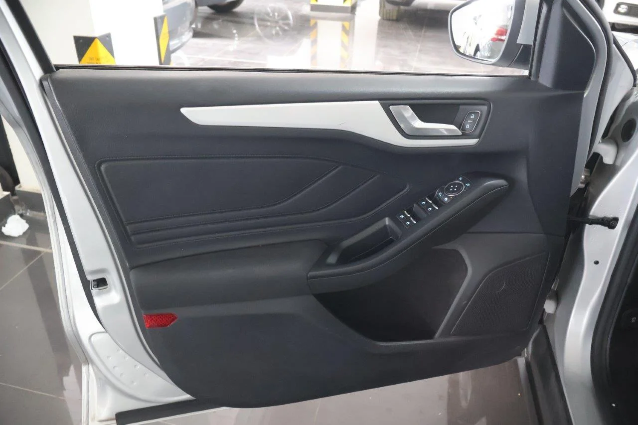 Ford Focus - View model 34
