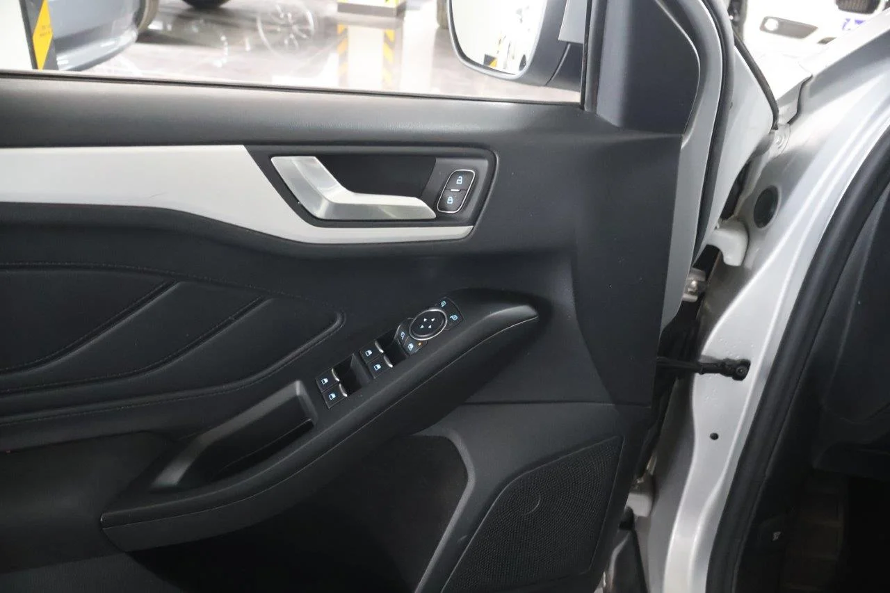 Ford Focus - View model 35