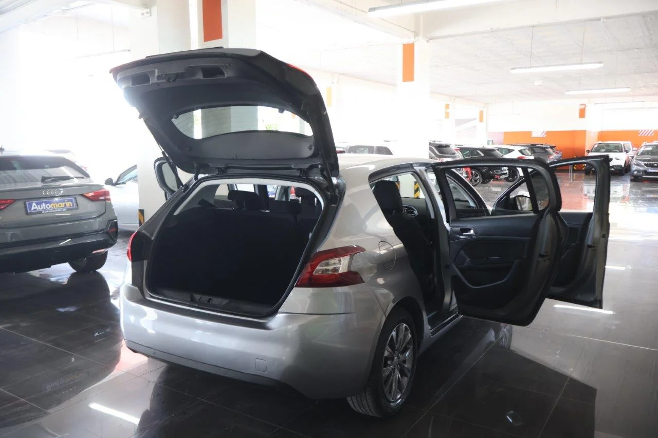 Peugeot 308 - View model 7