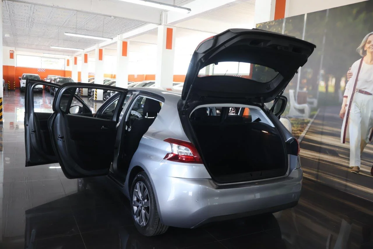 Peugeot 308 - View model 9