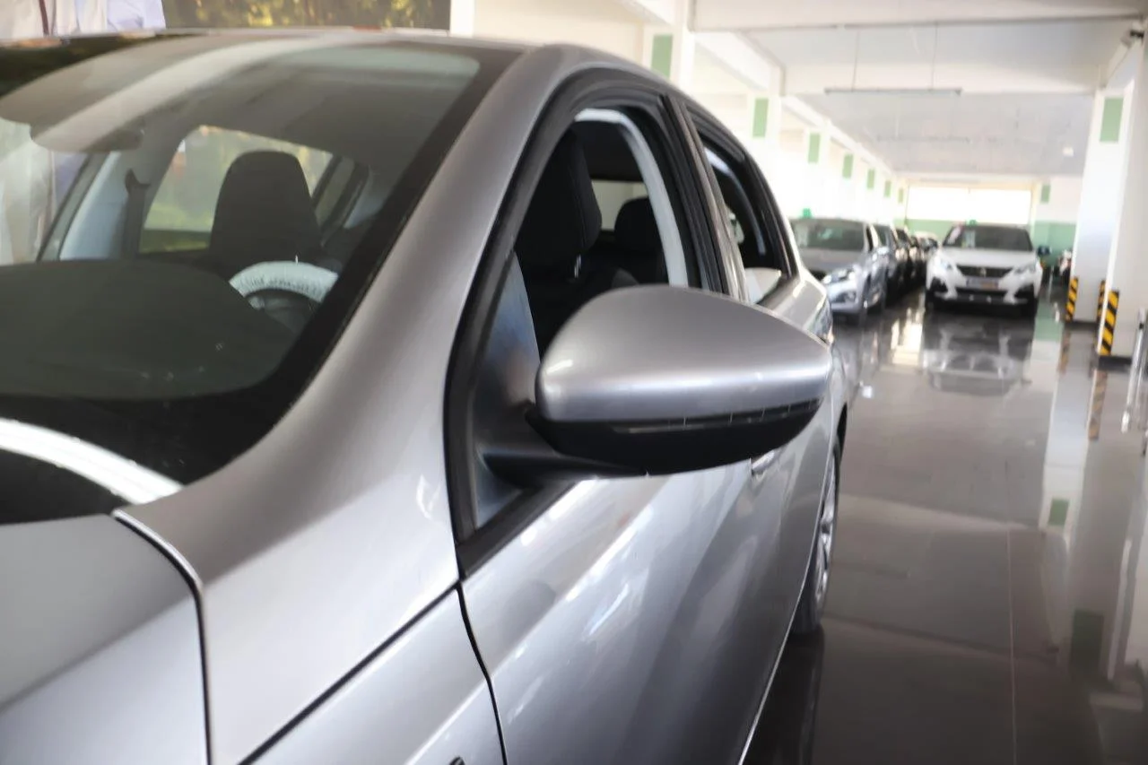 Peugeot 308 - View model 14
