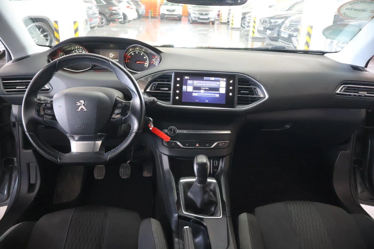 Peugeot 308 - View model 21
