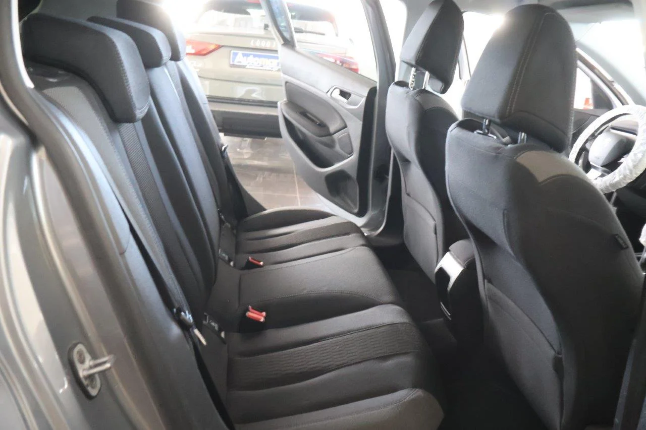 Peugeot 308 - View model 27
