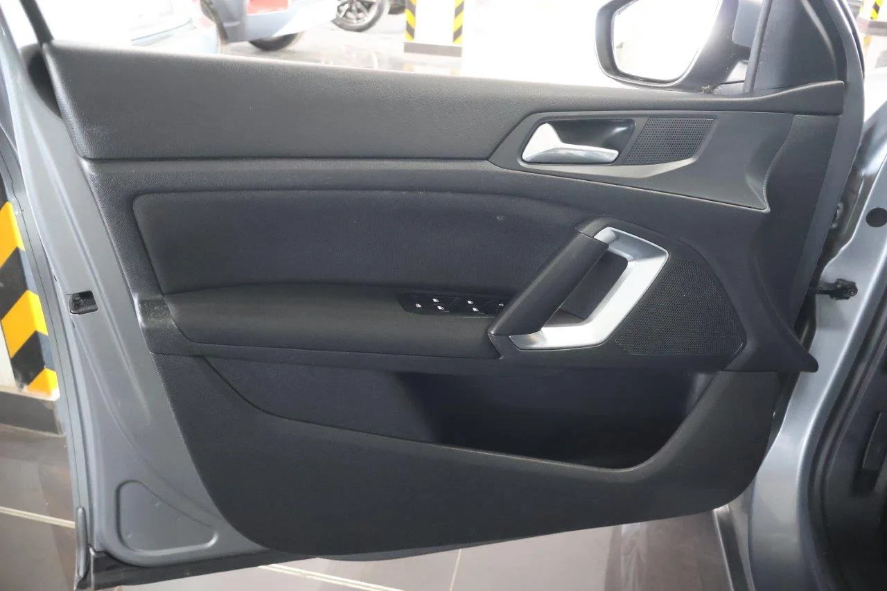 Peugeot 308 - View model 32