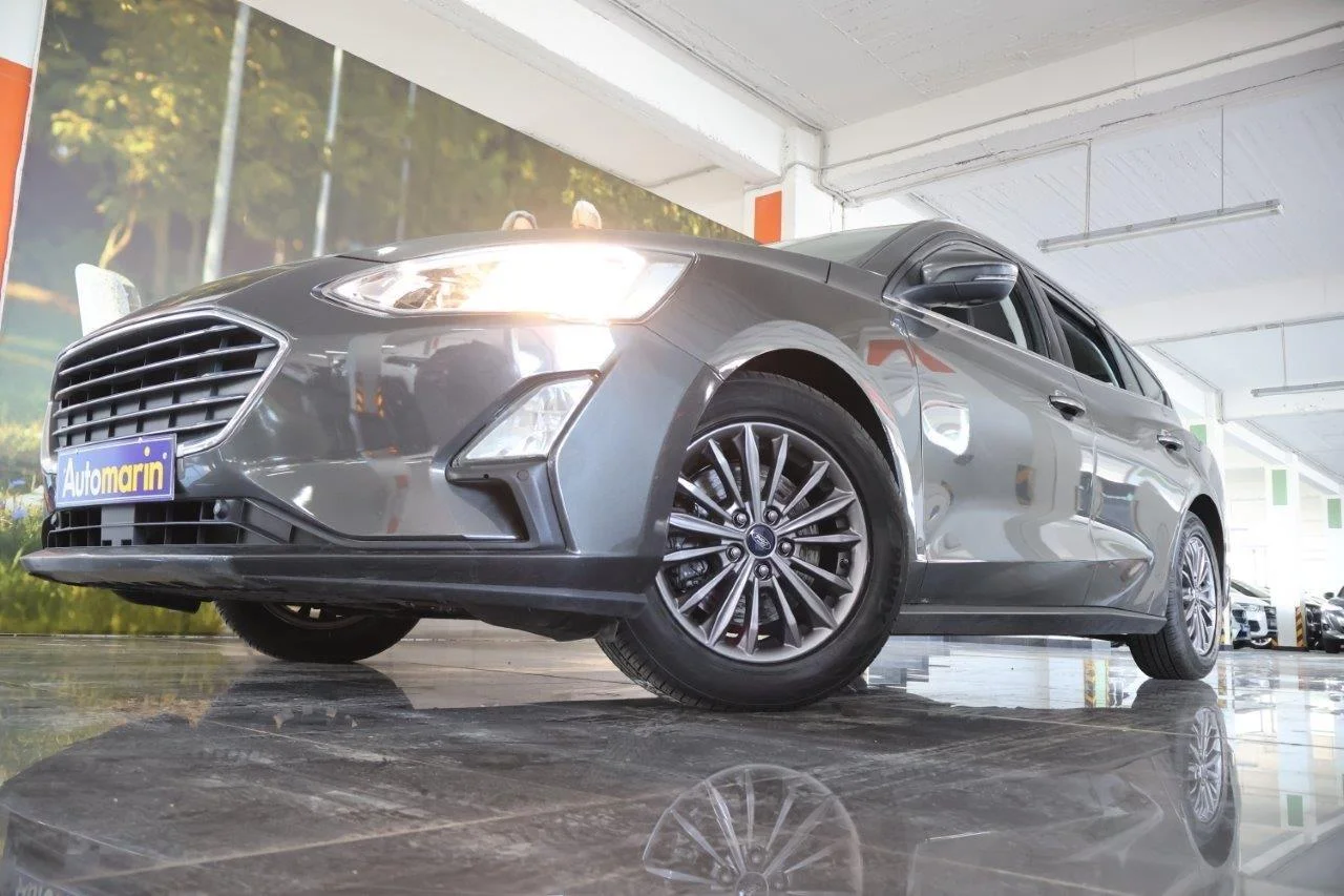 View 2 - Ford Focus - 2019