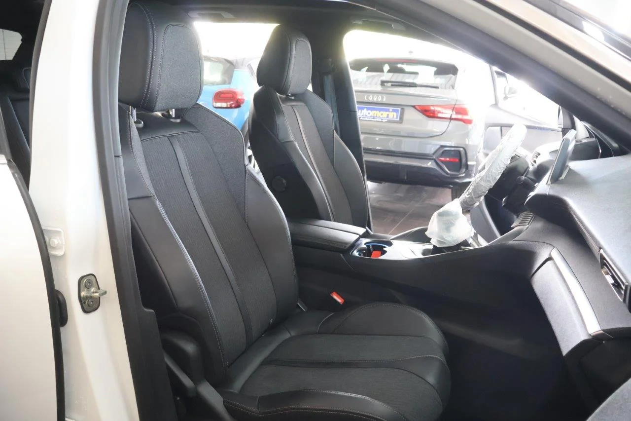 Peugeot 3008 - View model 24
