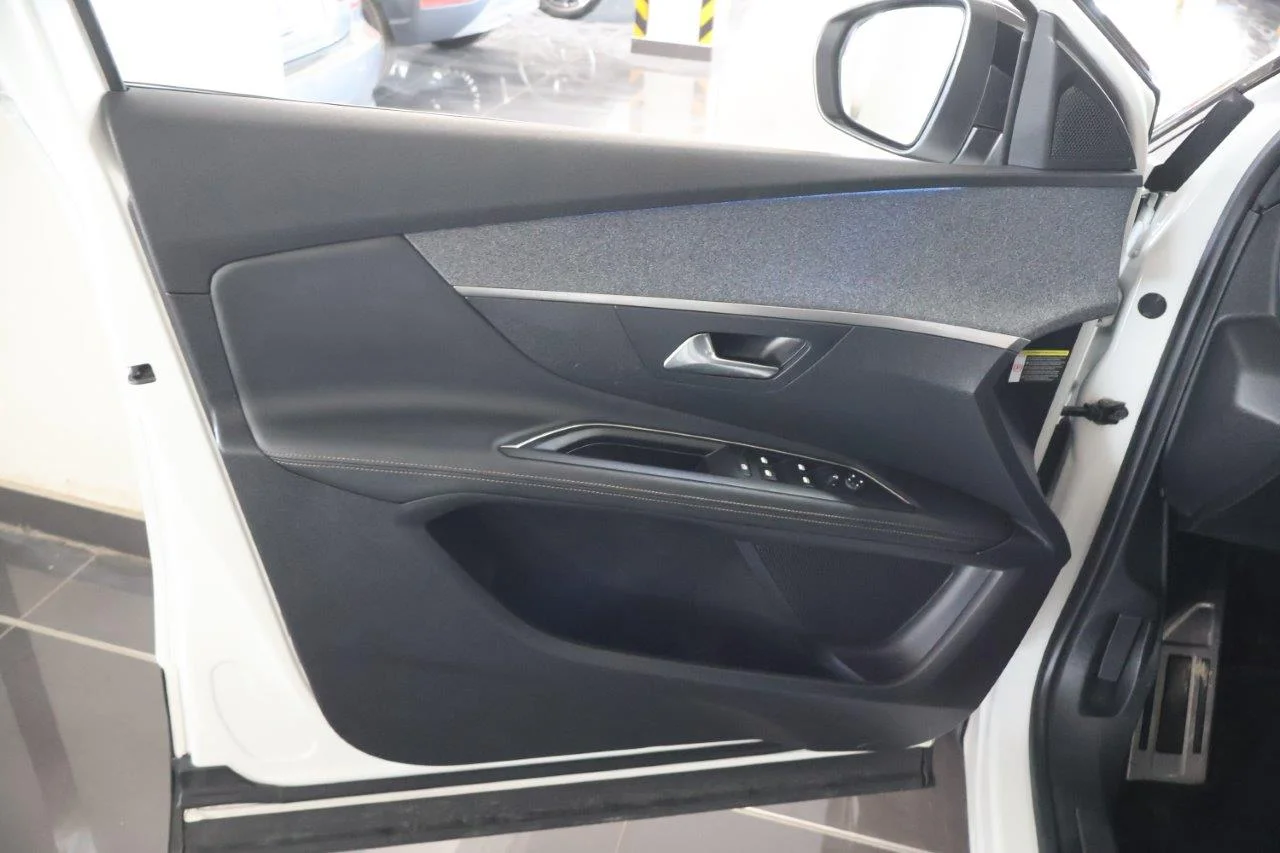 Peugeot 3008 - View model 33