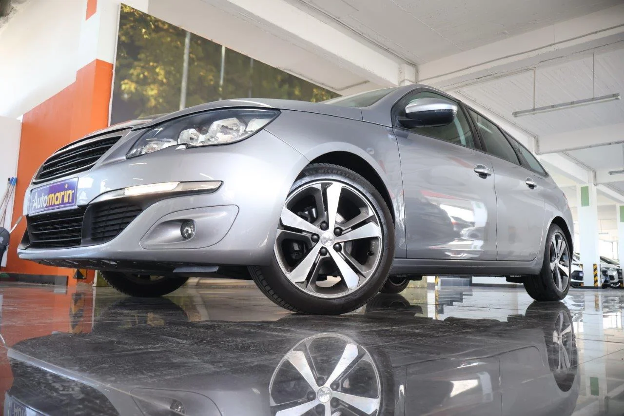 View 2 - Peugeot 308 - 2015