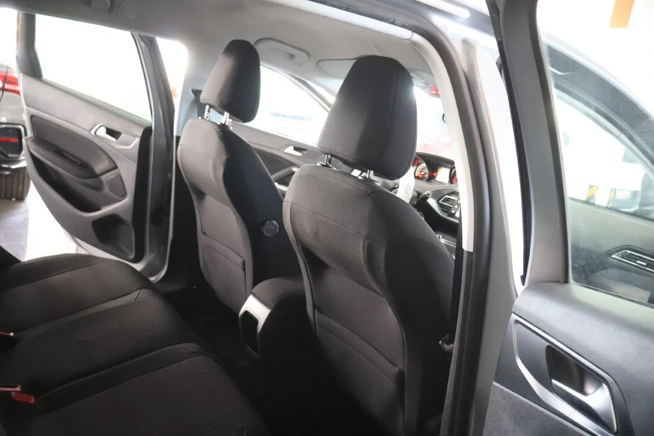 Peugeot 308 - View model 25