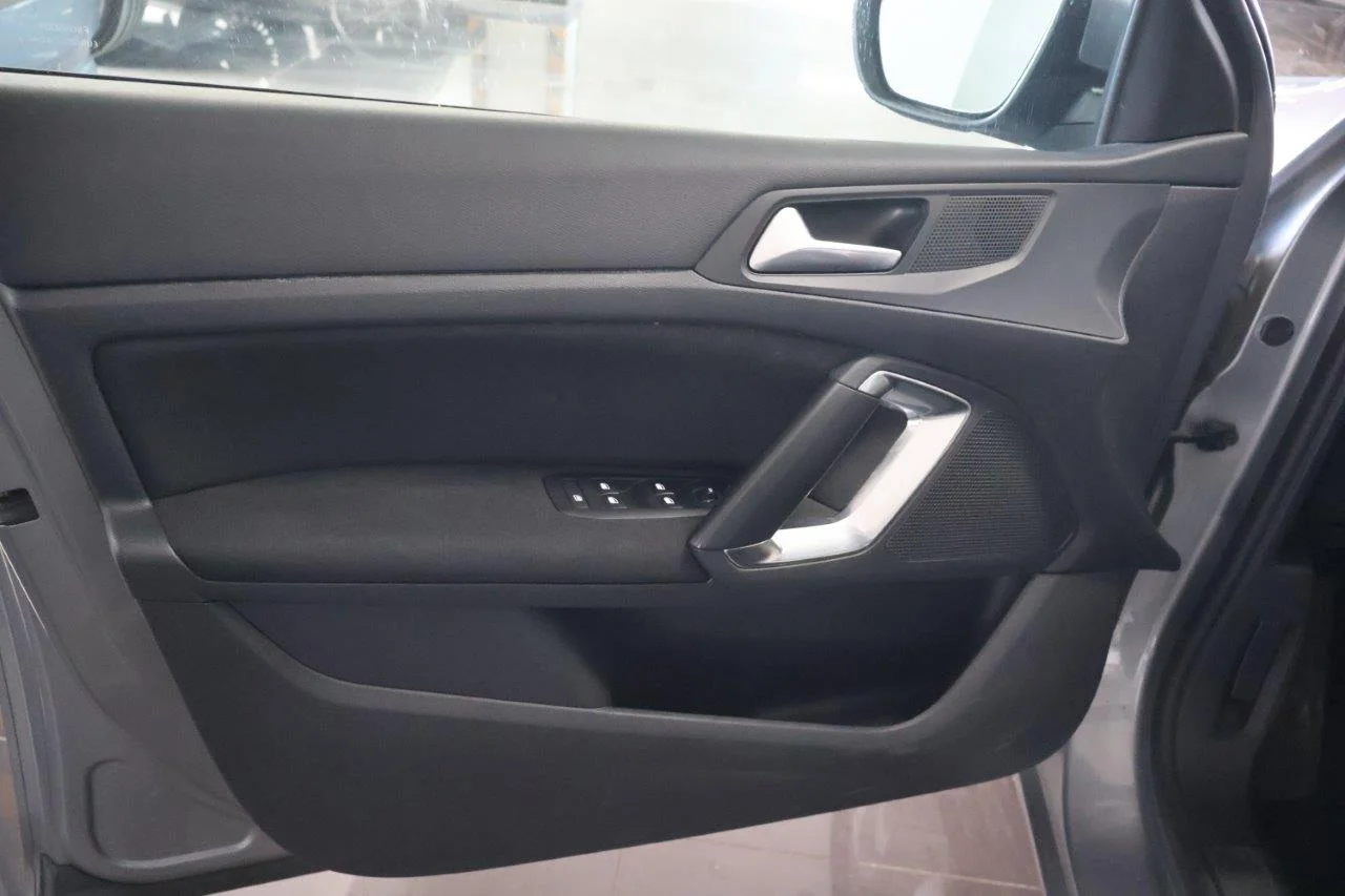 Peugeot 308 - View model 31