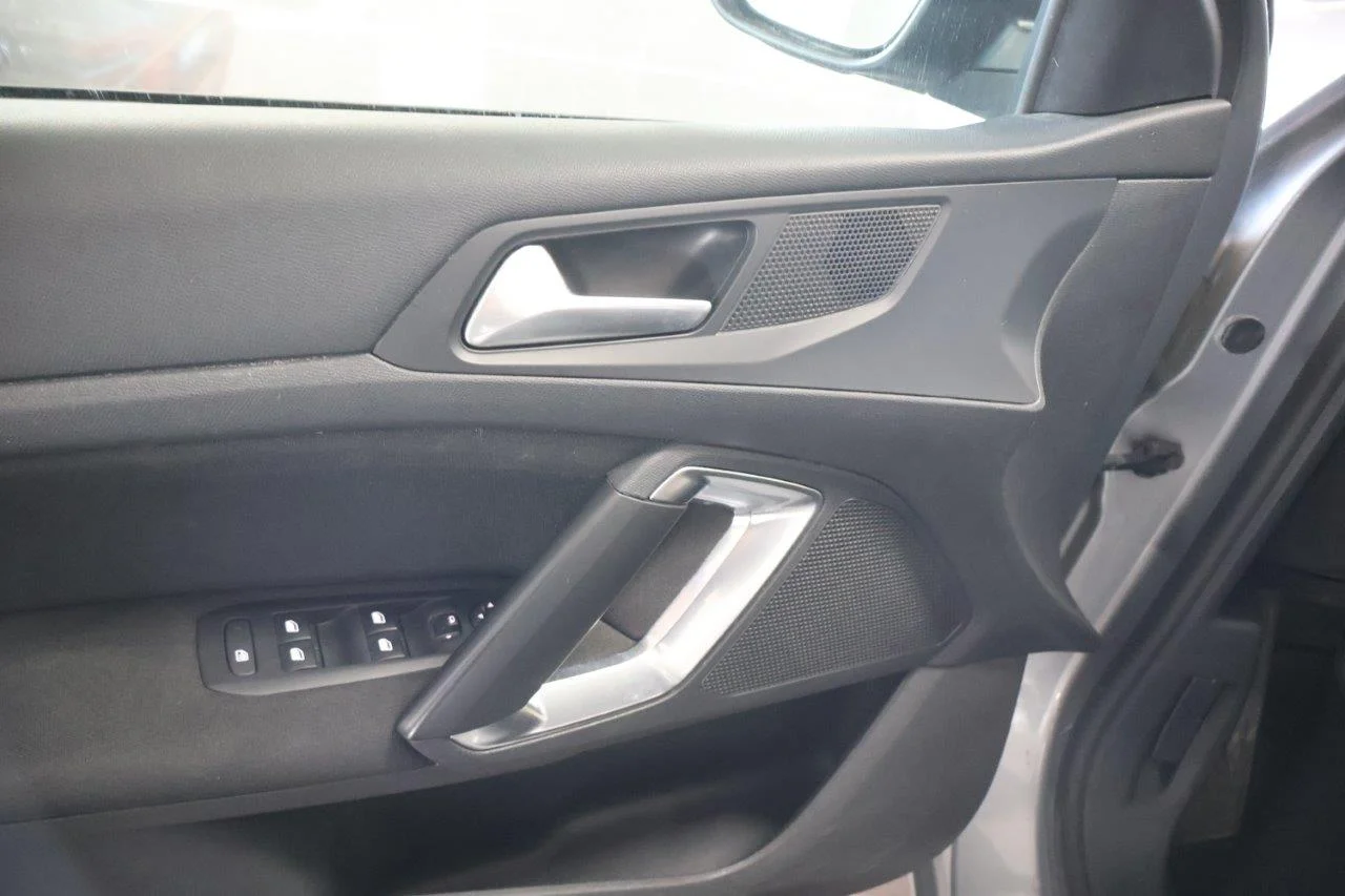 Peugeot 308 - View model 32