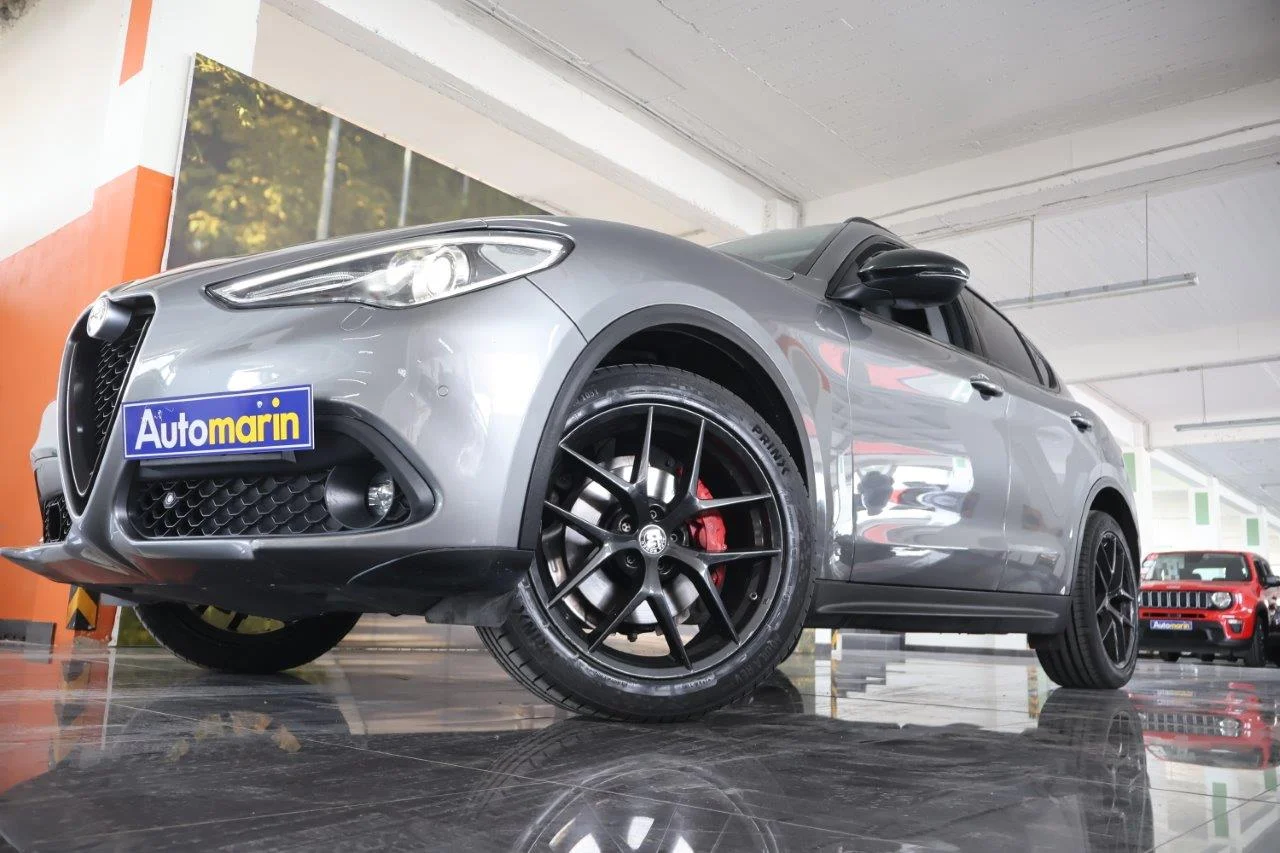 View 2 - Alfa Romeo Stelvio - 2021