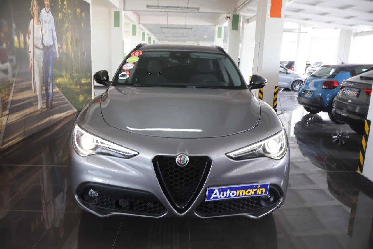 View 3 - Alfa Romeo Stelvio - 2021