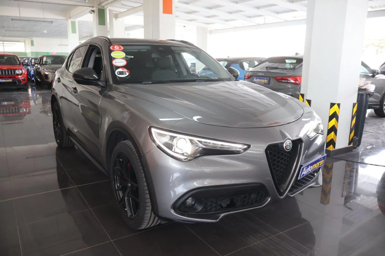 View 4 - Alfa Romeo Stelvio - 2021