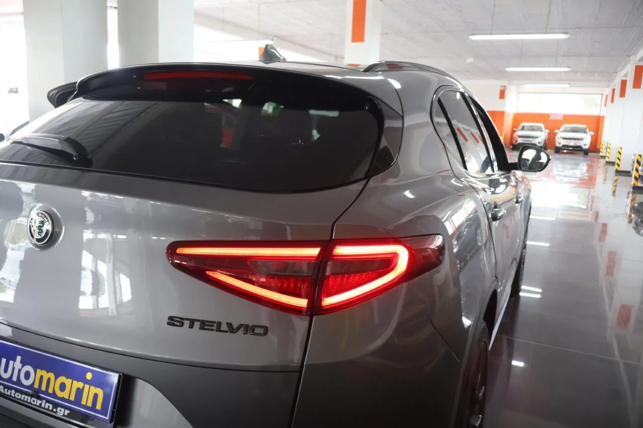 Alfa Romeo Stelvio - View model 12