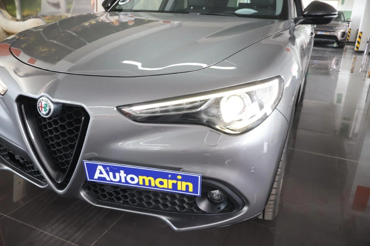 Alfa Romeo Stelvio - View model 18