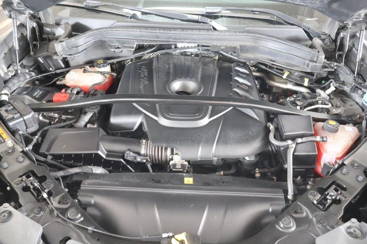 Alfa Romeo Stelvio - View model 22