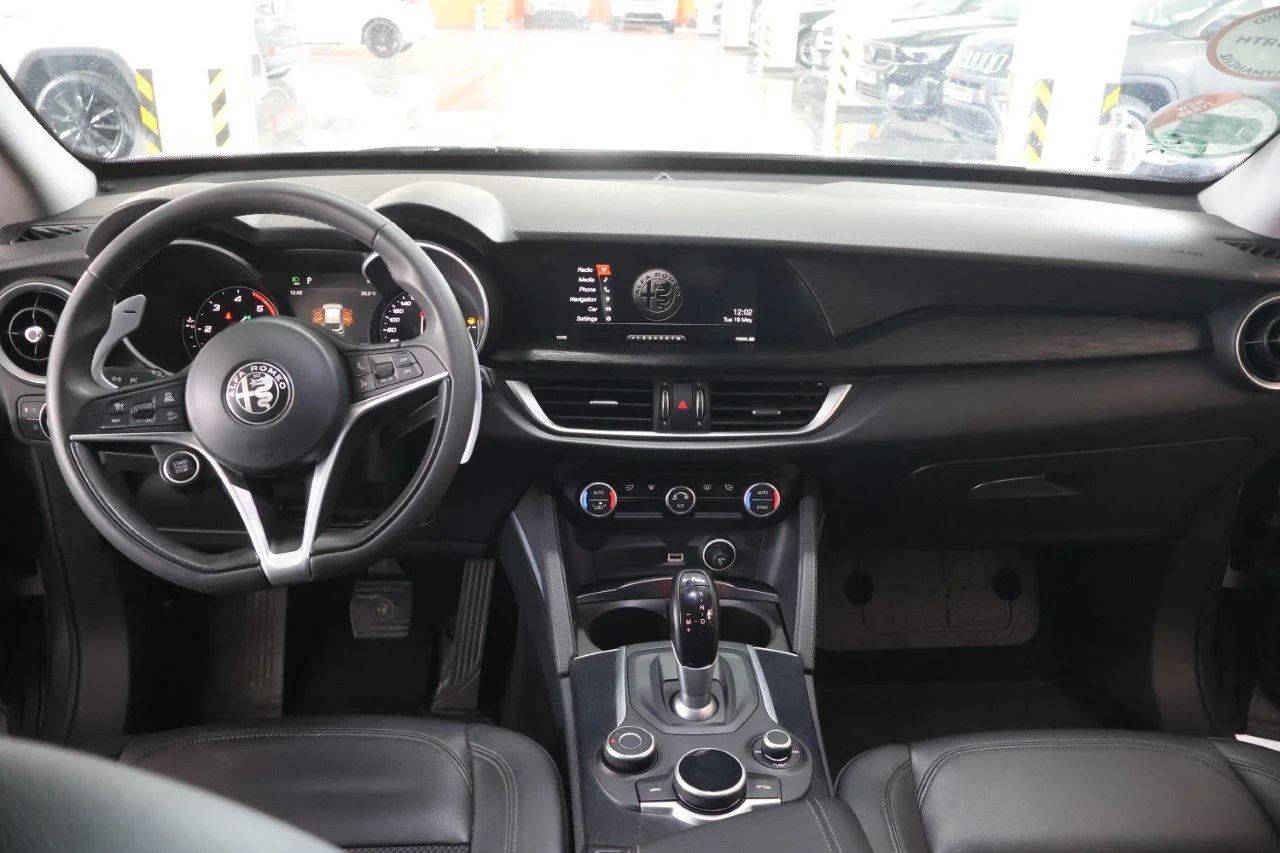 Alfa Romeo Stelvio - View model 23