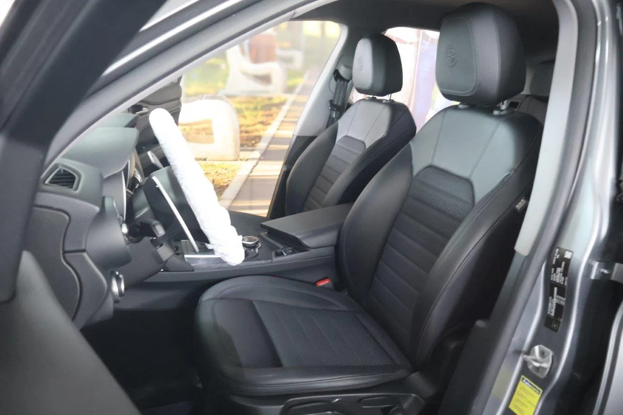 Alfa Romeo Stelvio - View model 24