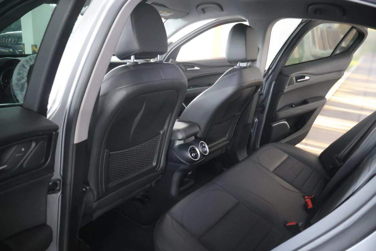 Alfa Romeo Stelvio - View model 26