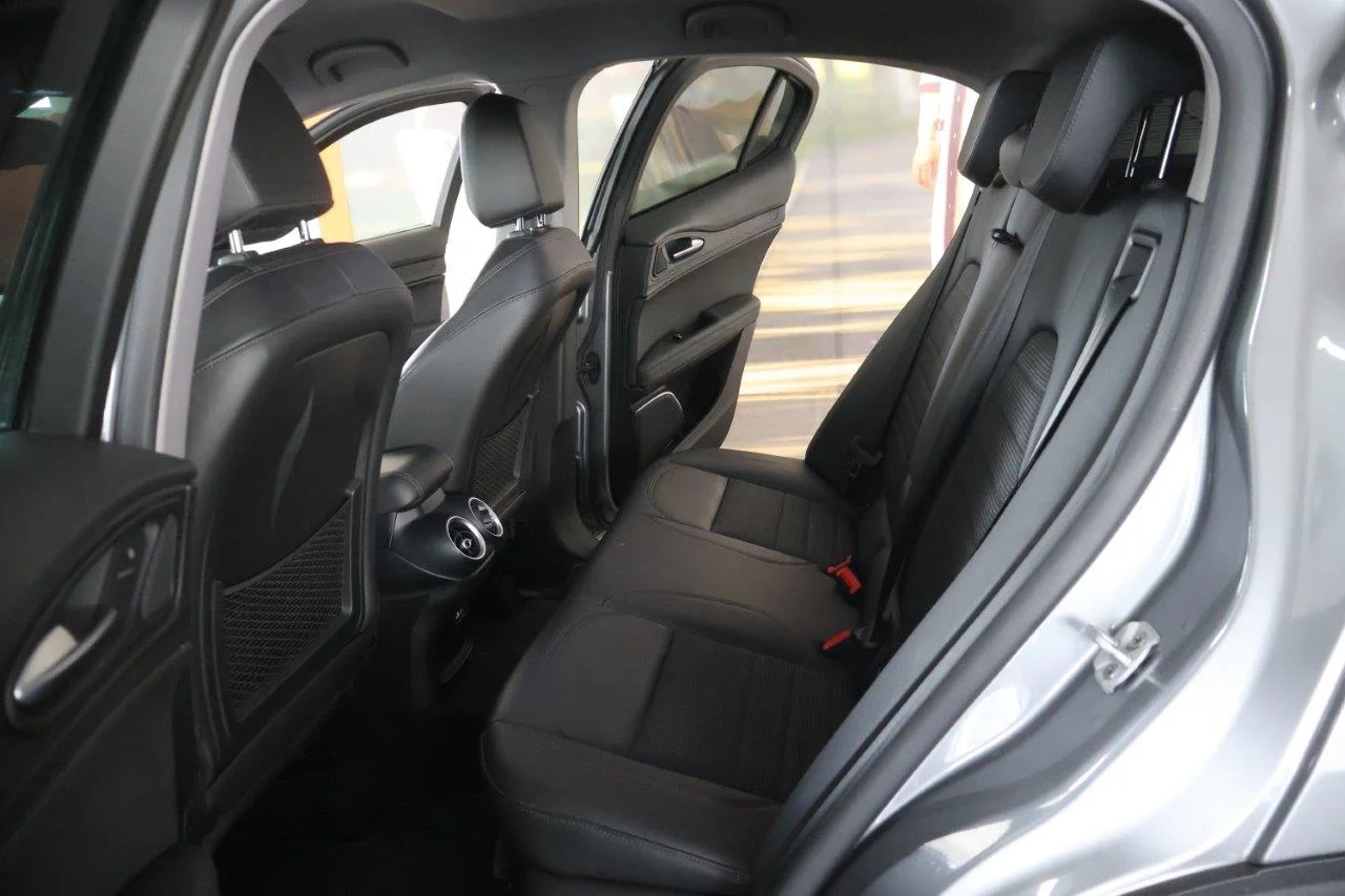 Alfa Romeo Stelvio - View model 27