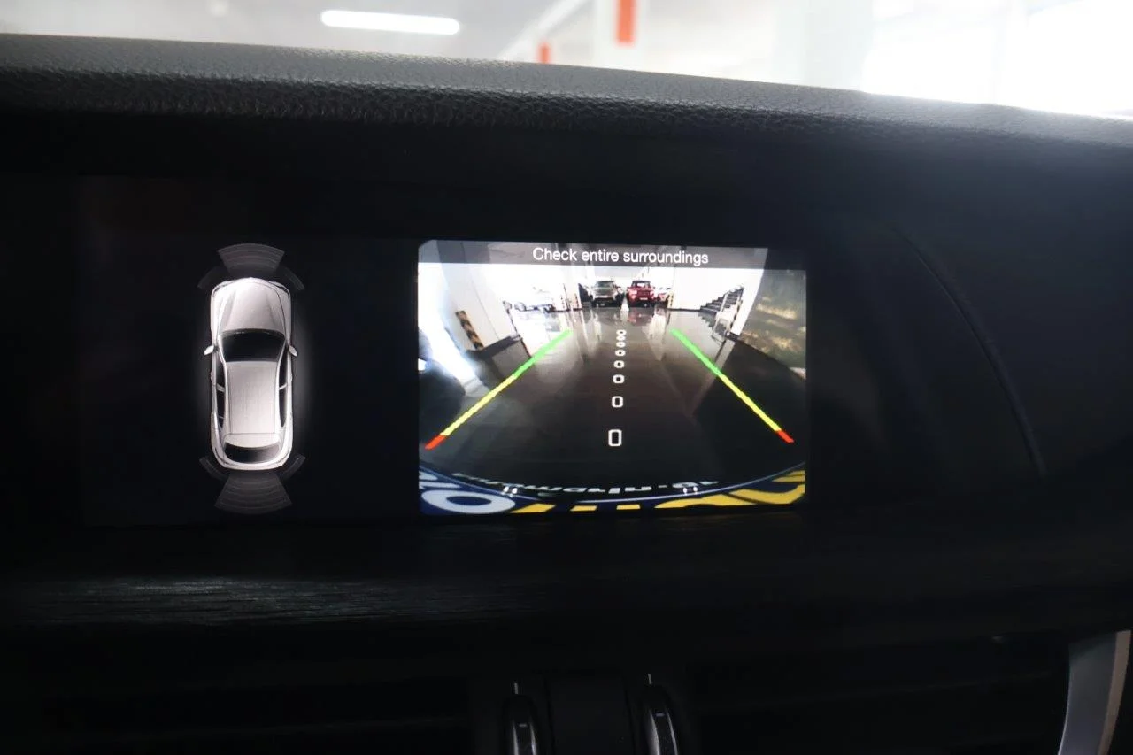 Alfa Romeo Stelvio - View model 32