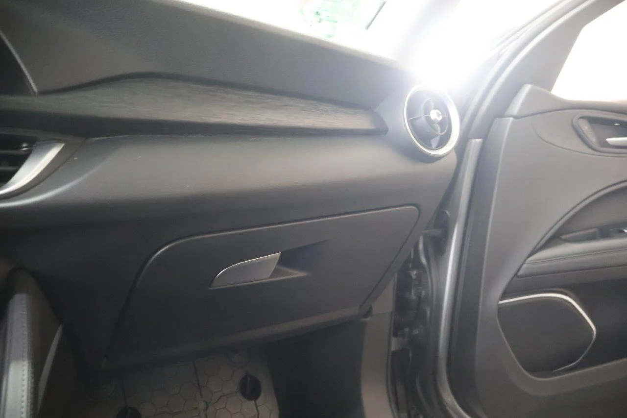 Alfa Romeo Stelvio - View model 34