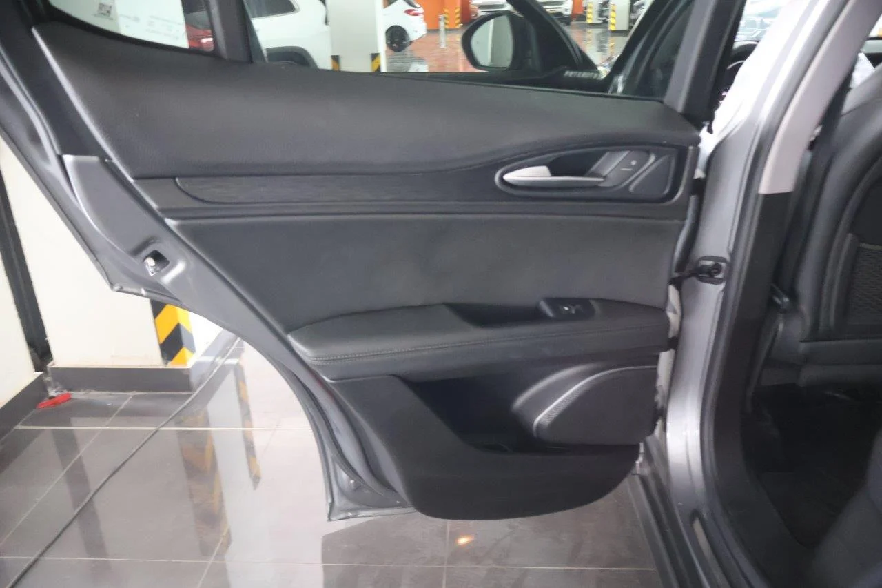 Alfa Romeo Stelvio - View model 38