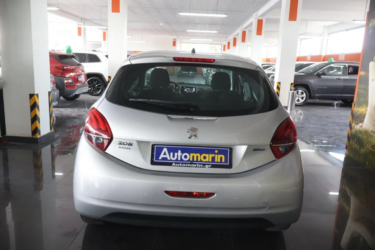 Peugeot 208 - View model 5