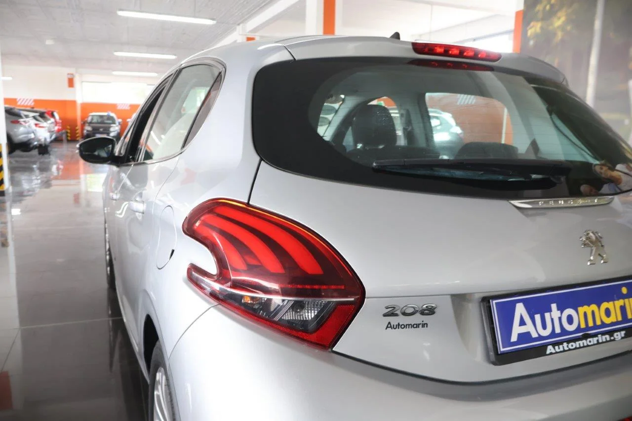 Peugeot 208 - View model 12