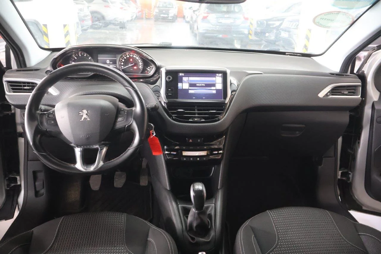 Peugeot 208 - View model 20