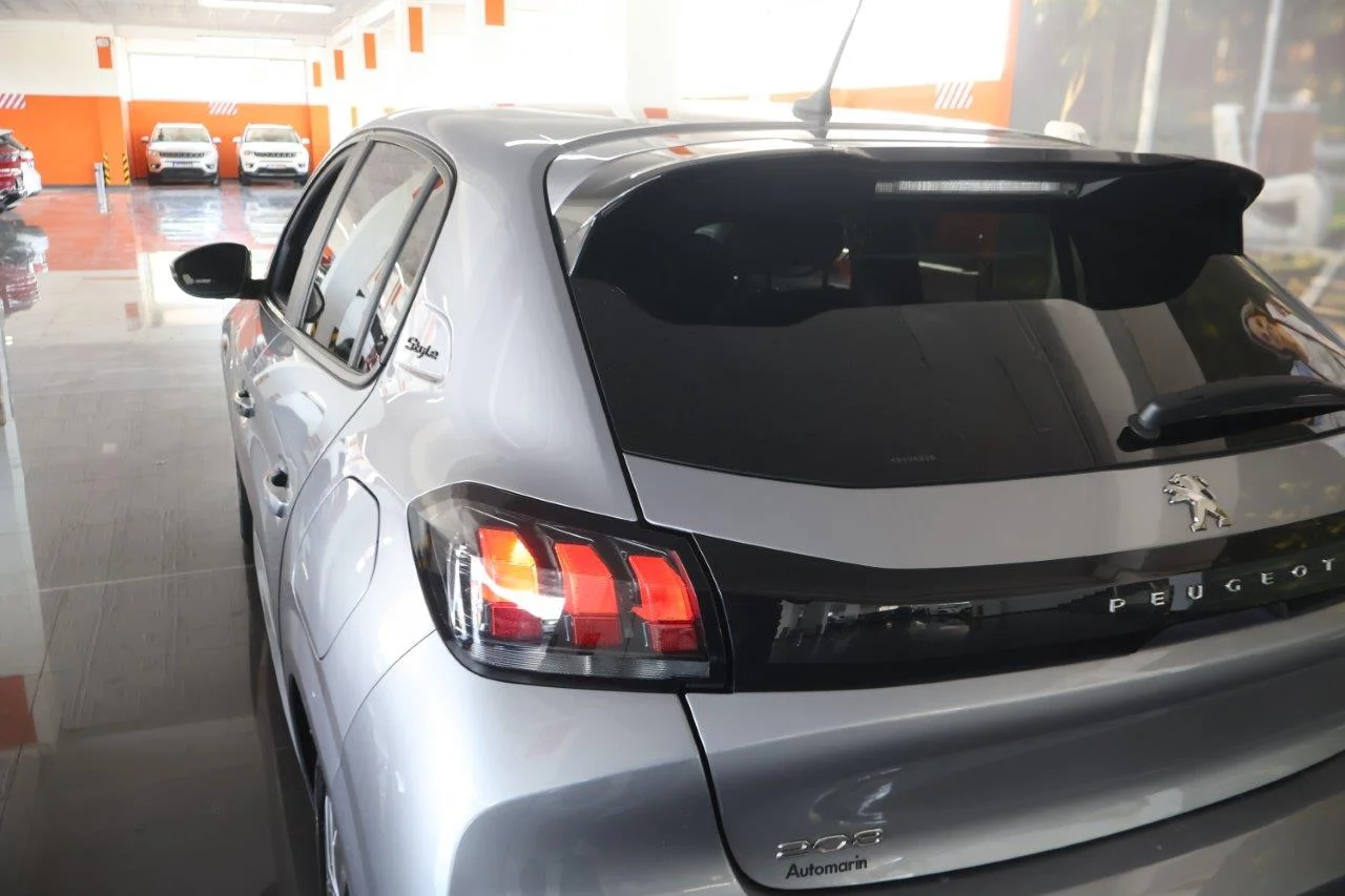 Peugeot 208 - View model 12
