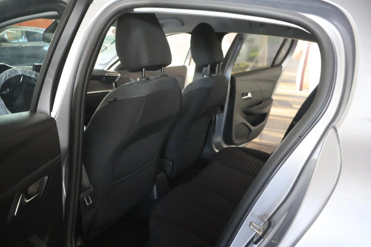 Peugeot 208 - View model 25