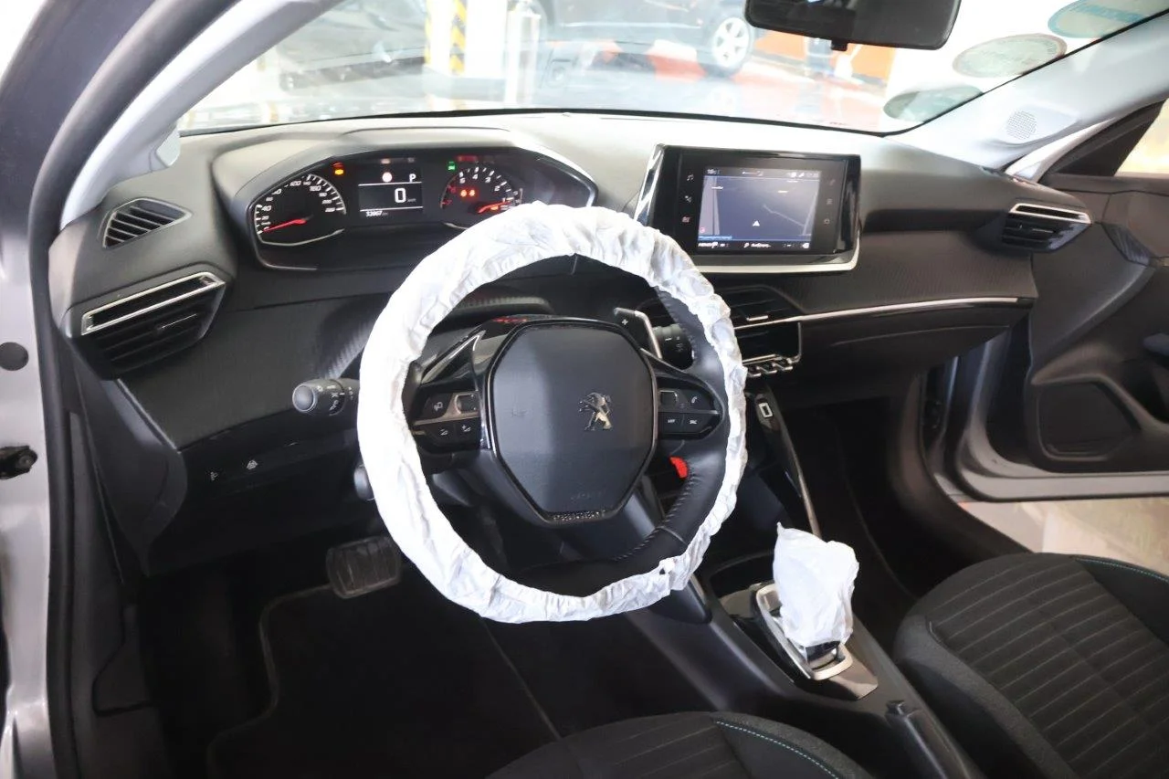 Peugeot 208 - View model 36
