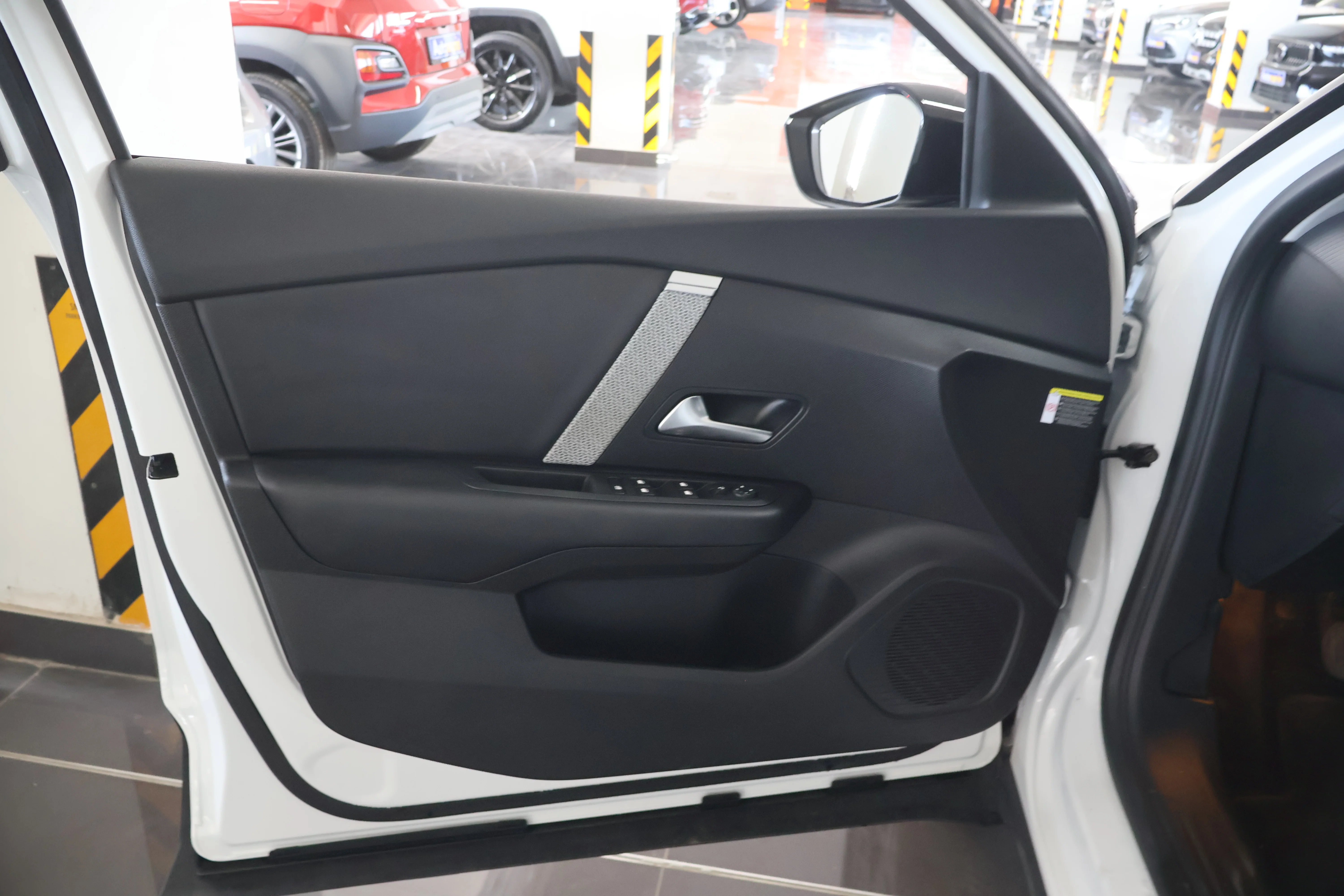 Citroen C4 - View model 34