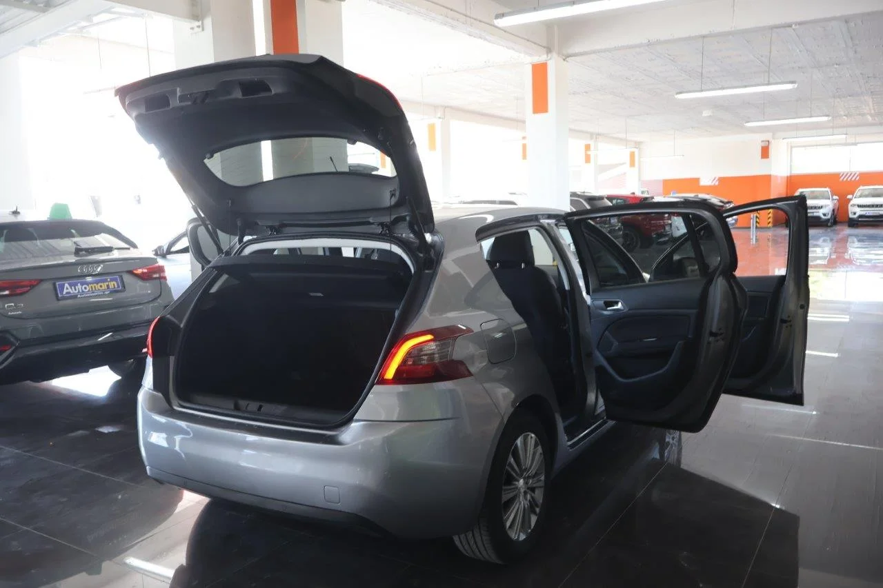 Peugeot 308 - View model 7